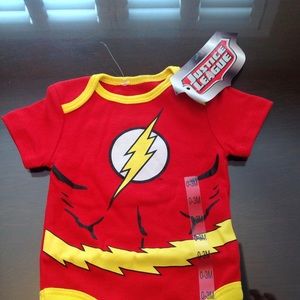 👦🏽⚡️NEW Justice League SHAZAM 0-3 mos Onesie